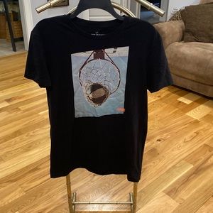 American Eagle basketball photo tshirt